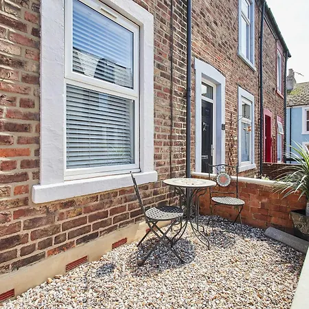 Host & - Sunstar Holiday home Whitby